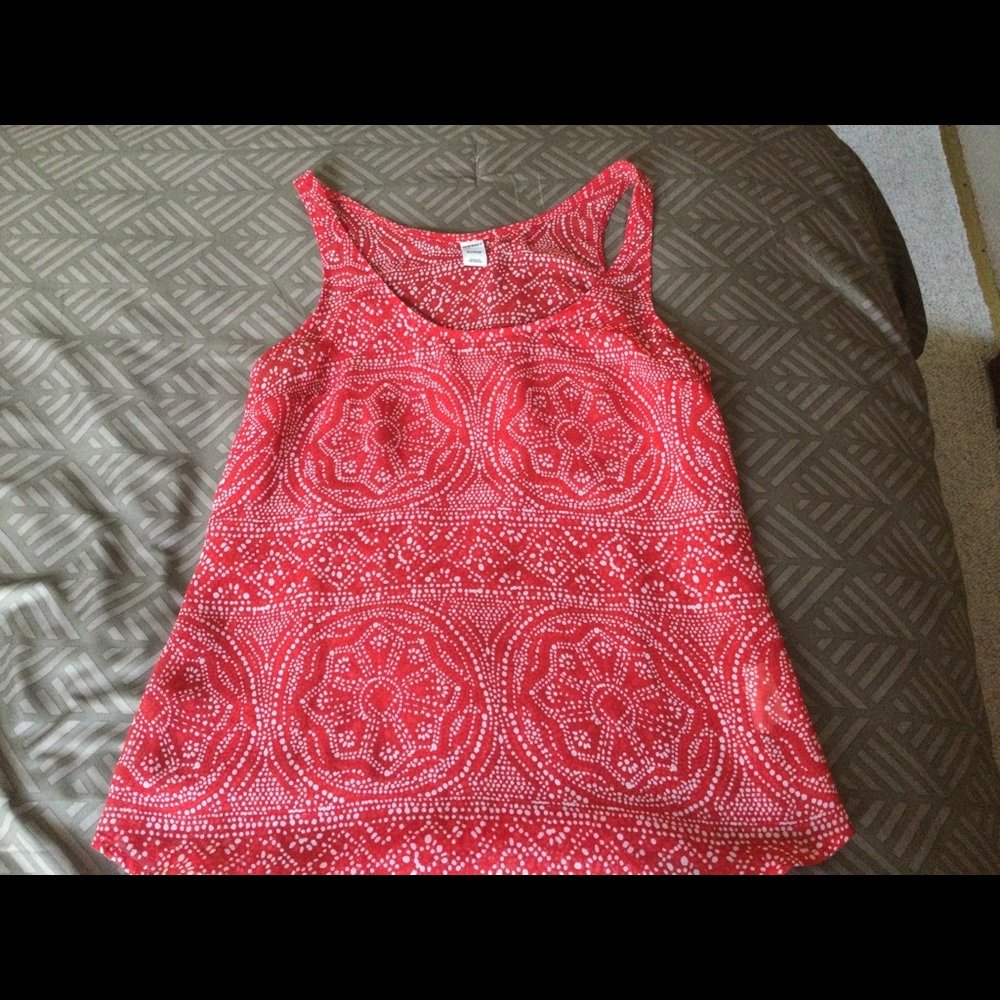 Old Navy Red & White Design Sheer Tank Tap